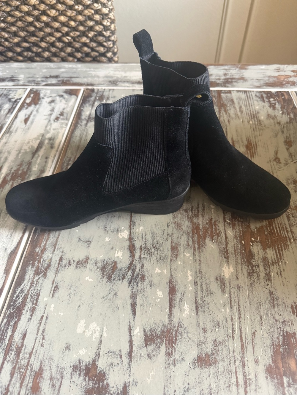 Black Taryn Rose Ankle Boots size 7.5